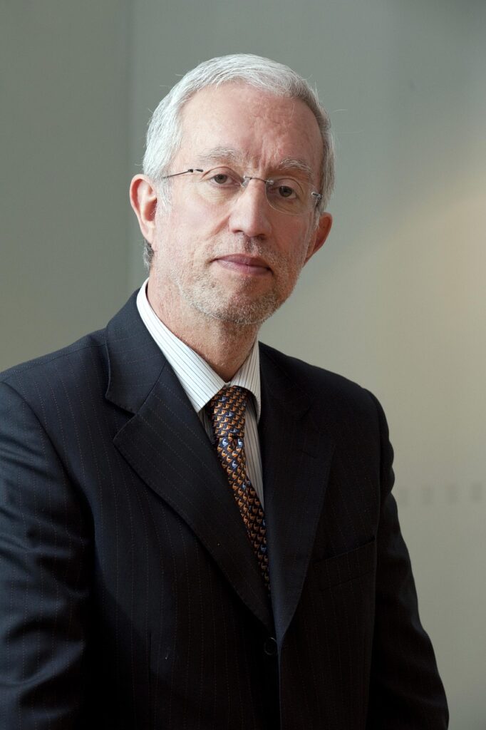 Portrait de Maître Exemple, Fondateur du cabinet